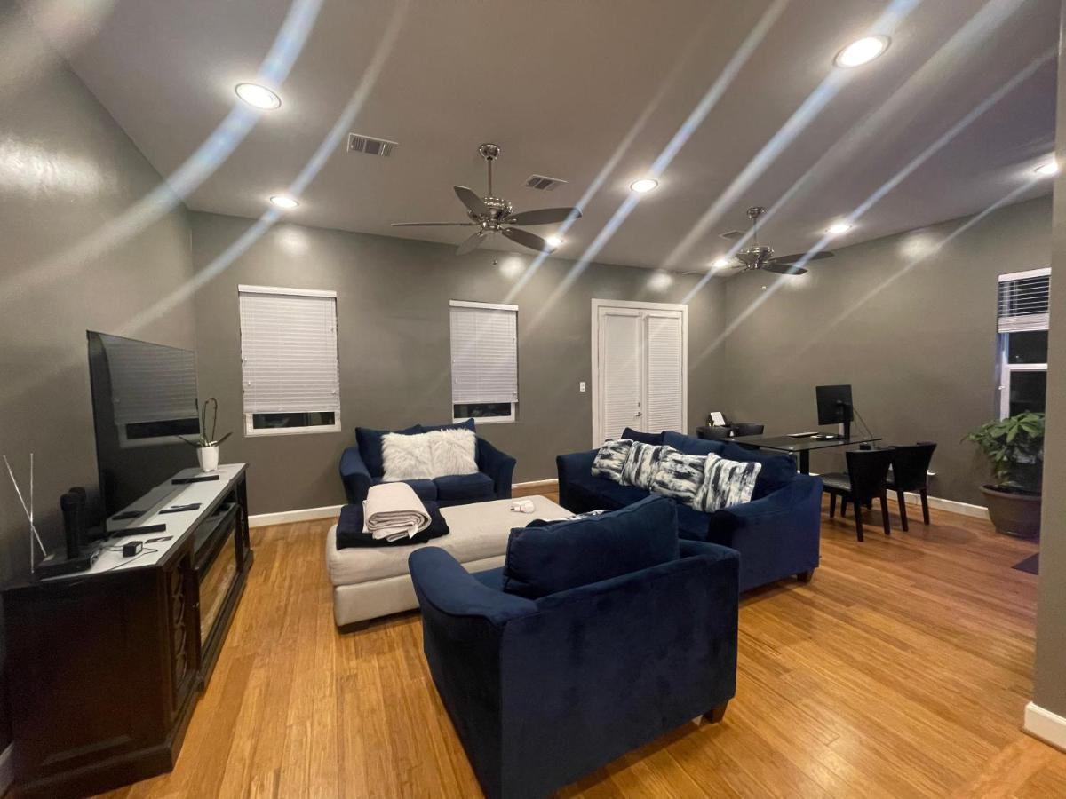 N-E-G Skai Midtown Of Houston Villa Ngoại thất bức ảnh