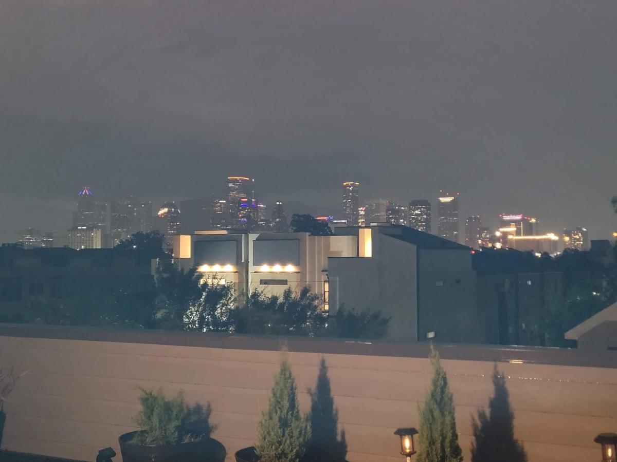 N-E-G Skai Midtown Of Houston Villa Ngoại thất bức ảnh
