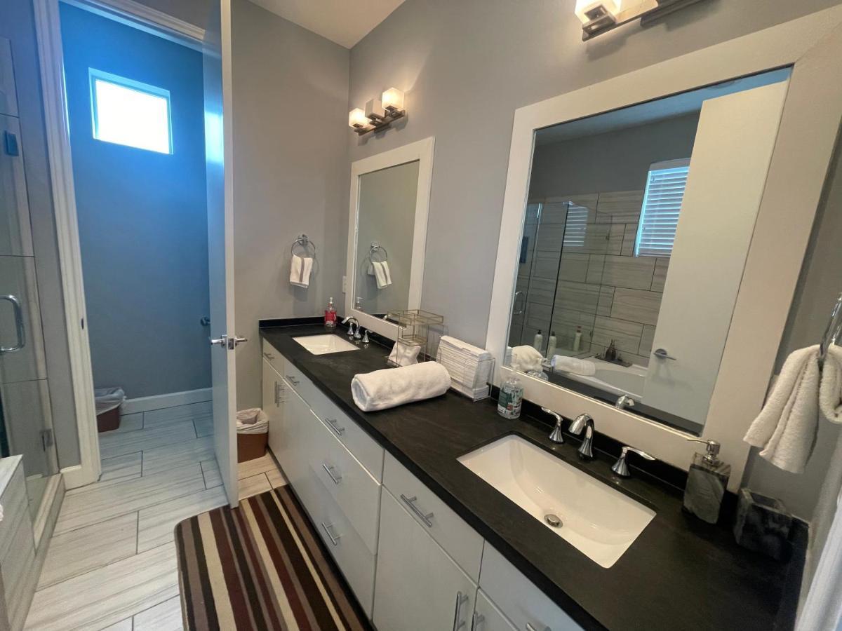 N-E-G Skai Midtown Of Houston Villa Ngoại thất bức ảnh