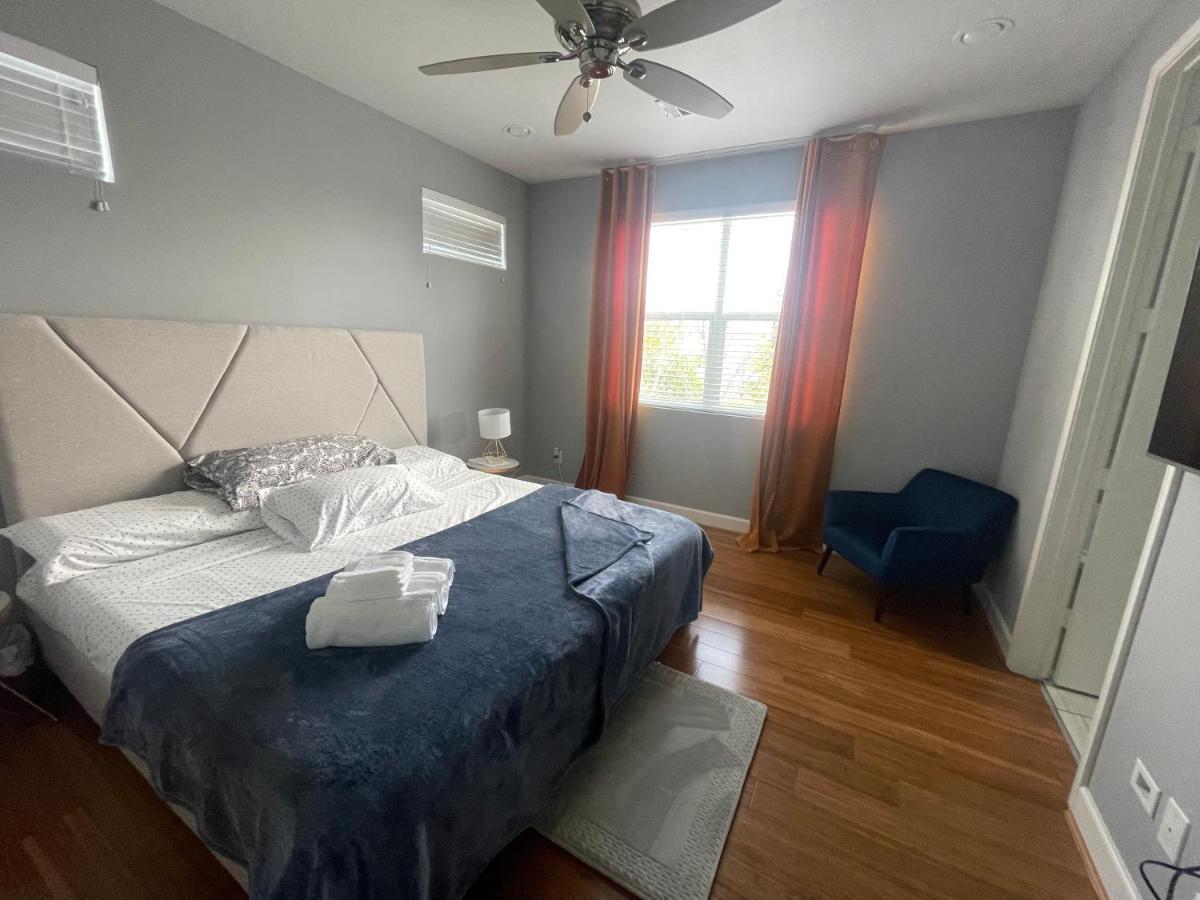 N-E-G Skai Midtown Of Houston Villa Ngoại thất bức ảnh